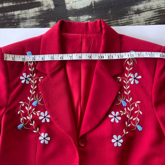 Manuel Cuevas Women's red cropped jacket - Picture 10 of 16